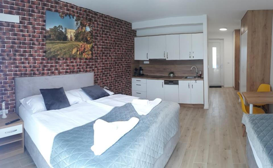 Apartmanovy Dum Na Kolonade 레드니체 외부 사진