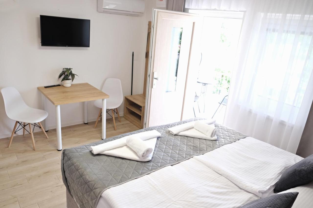 Apartmanovy Dum Na Kolonade 레드니체 외부 사진
